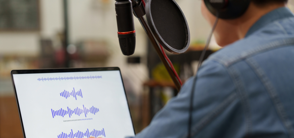 5 Educational Podcasts Every College Student Should Be Listening To